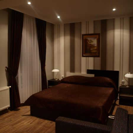 Hotel Mimoza Razgrad エクステリア 写真