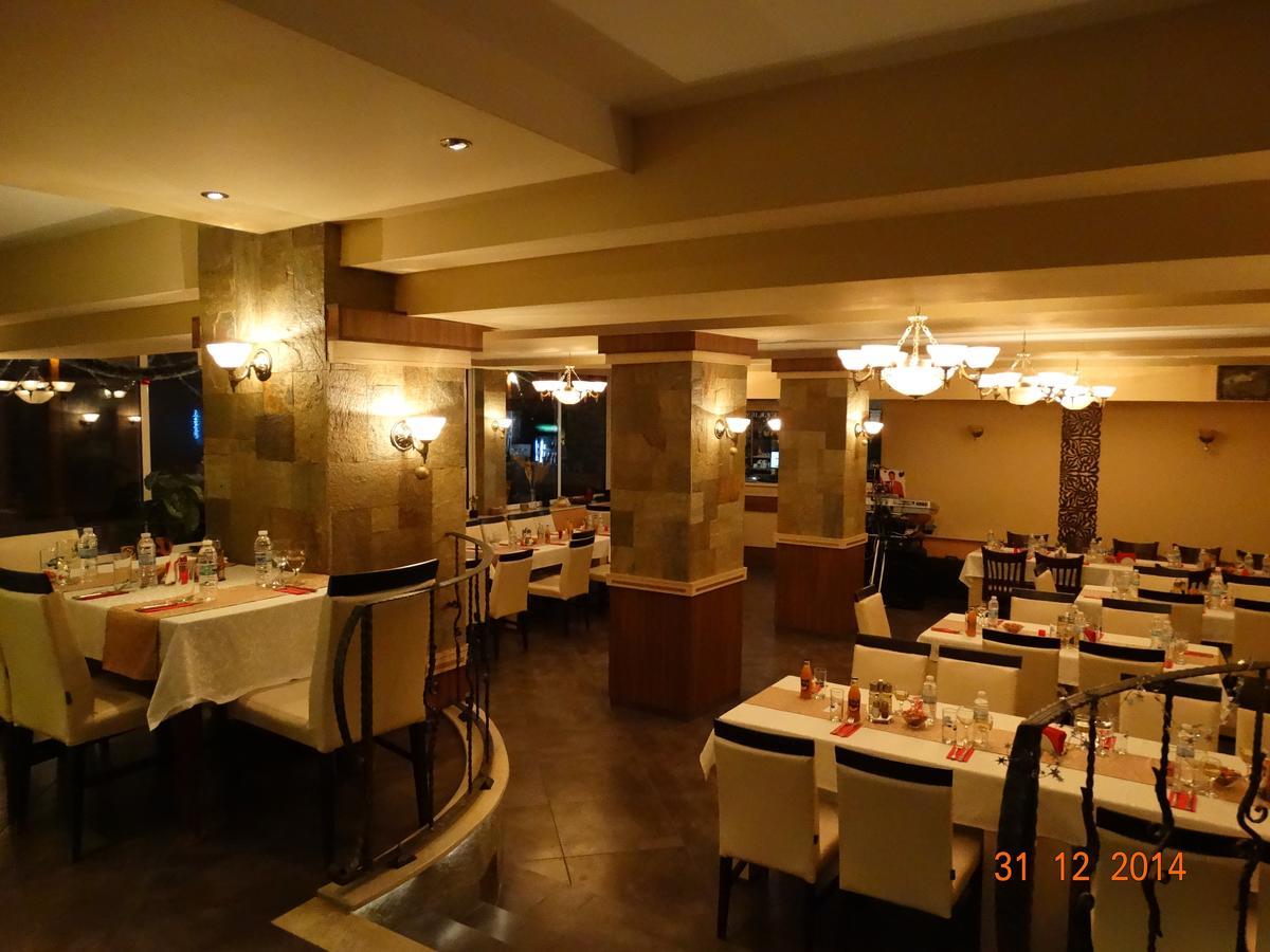 Hotel Mimoza Razgrad エクステリア 写真