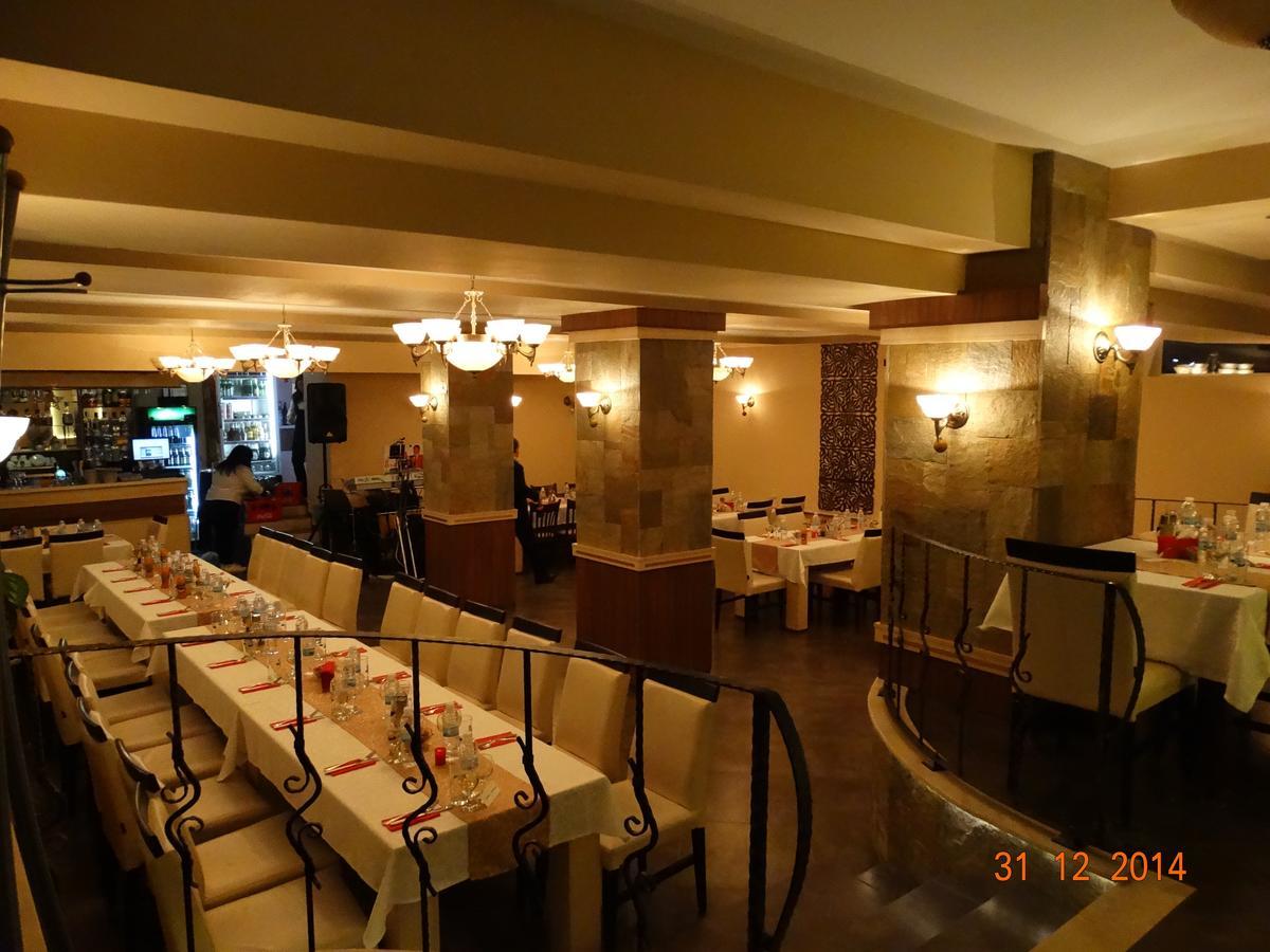 Hotel Mimoza Razgrad エクステリア 写真