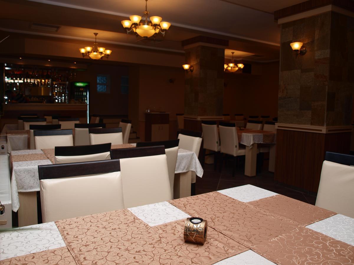 Hotel Mimoza Razgrad エクステリア 写真