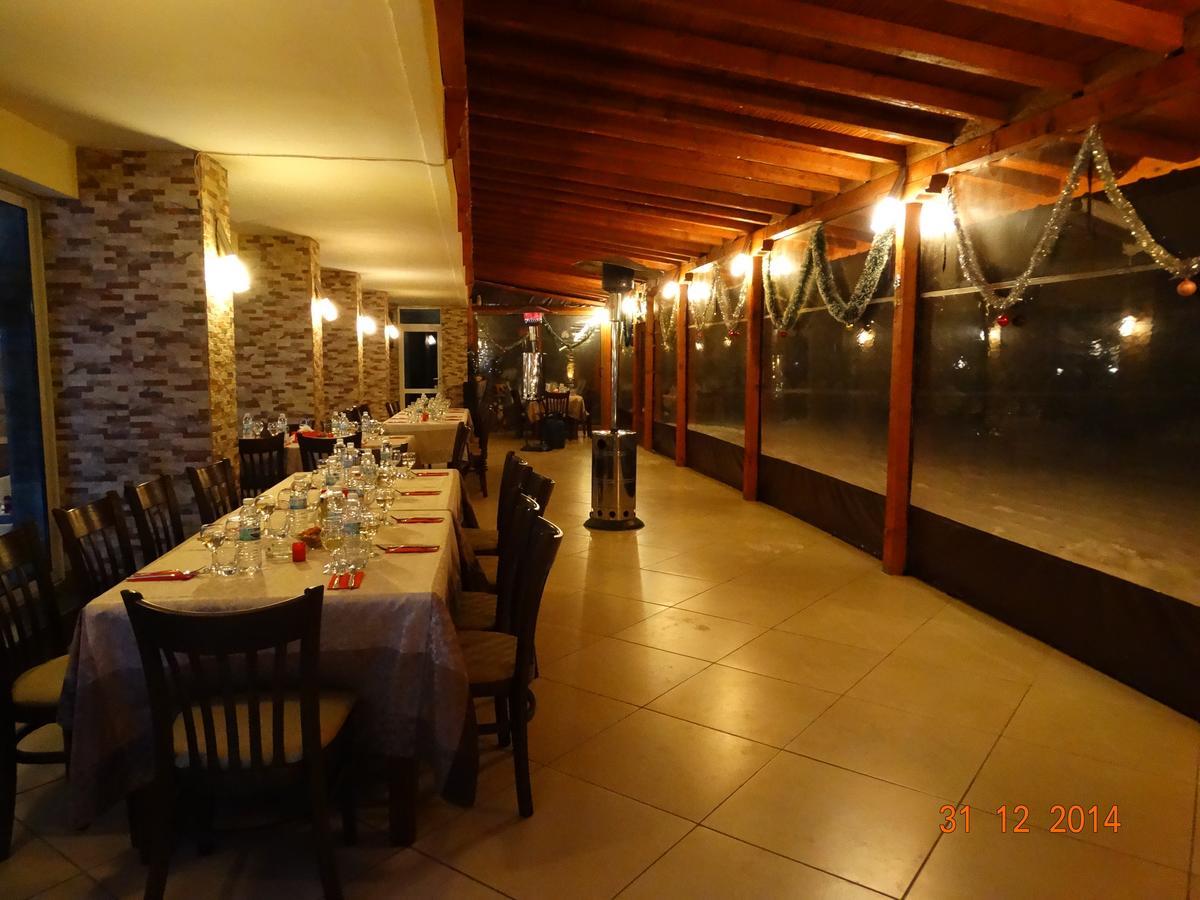 Hotel Mimoza Razgrad エクステリア 写真