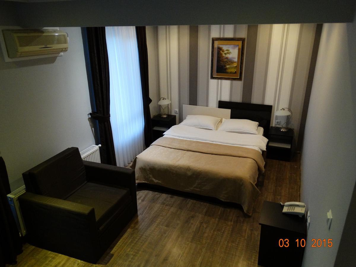 Hotel Mimoza Razgrad エクステリア 写真