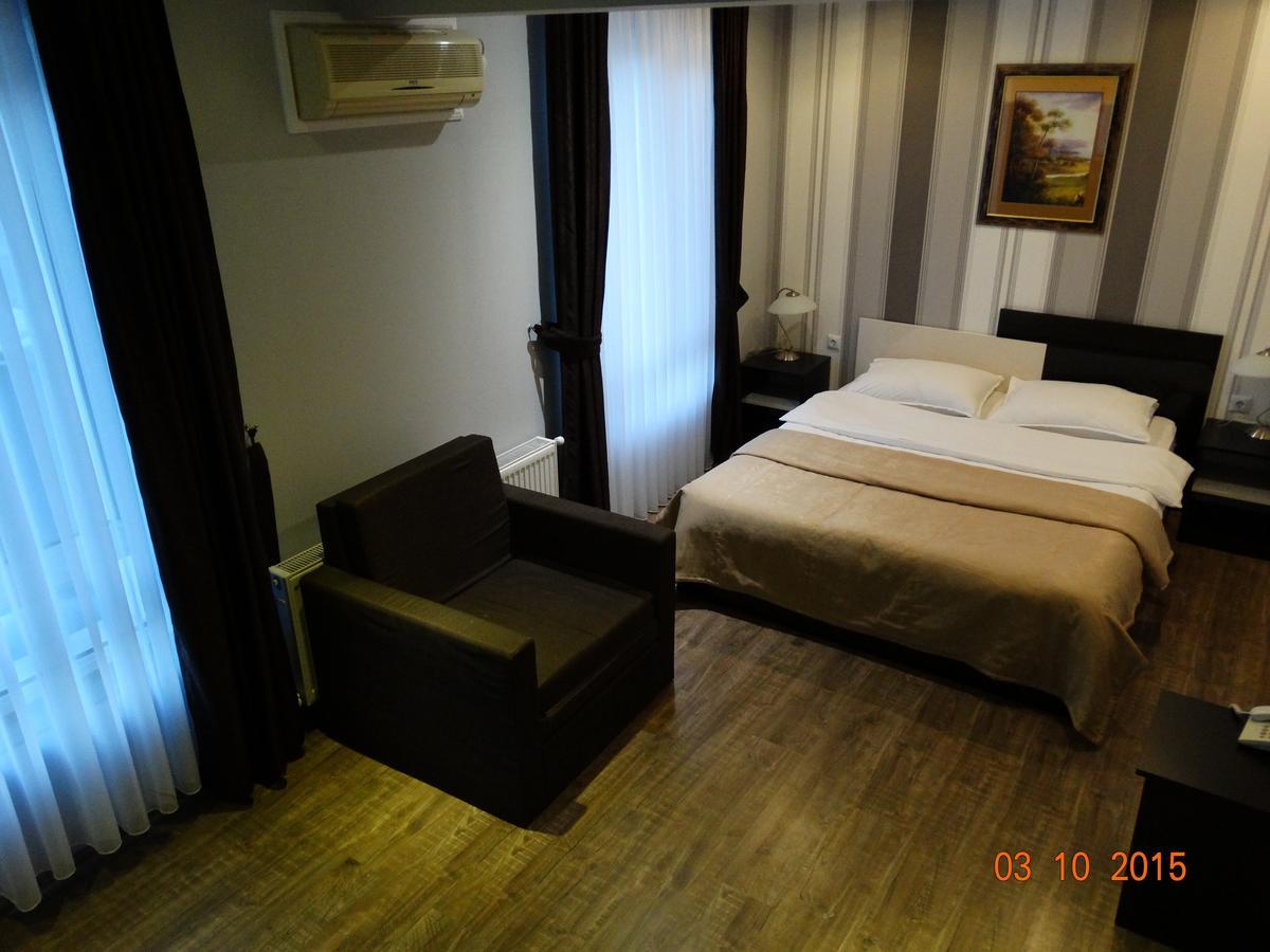 Hotel Mimoza Razgrad エクステリア 写真