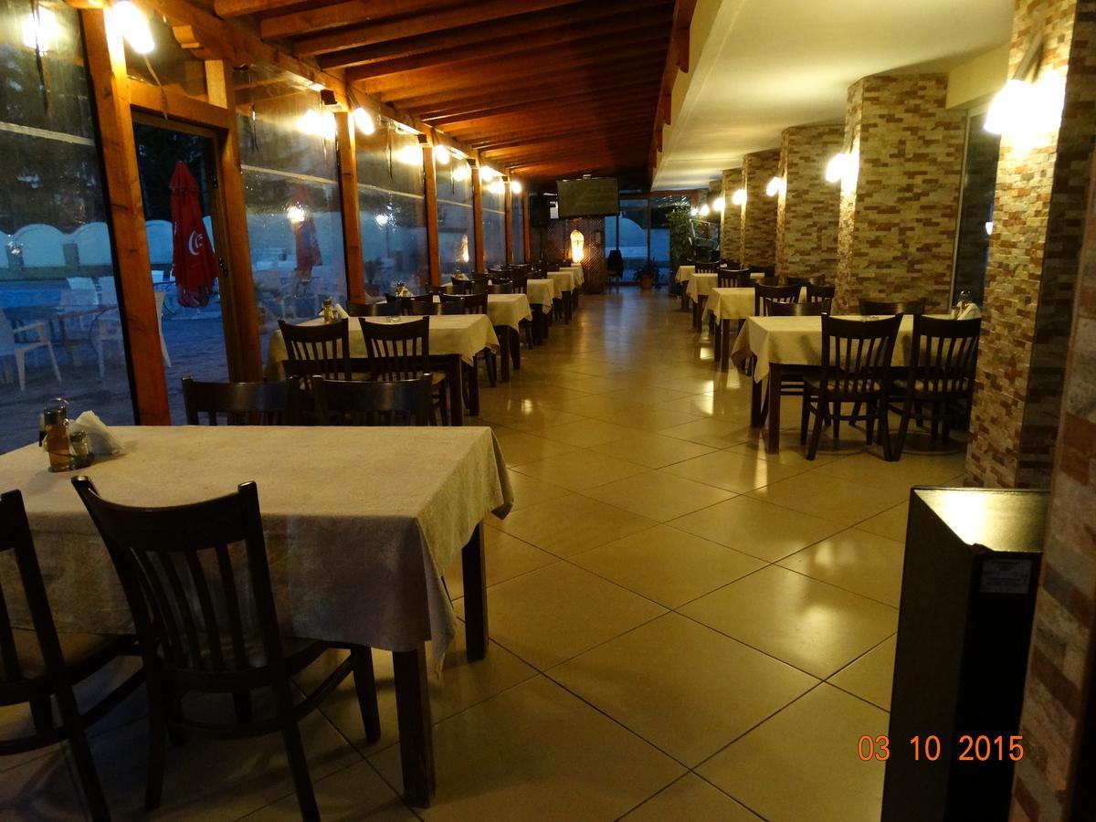 Hotel Mimoza Razgrad エクステリア 写真