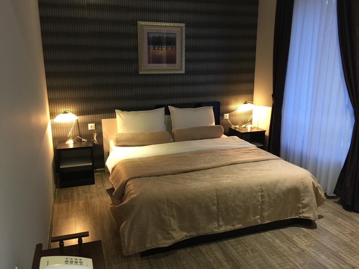 Hotel Mimoza Razgrad エクステリア 写真